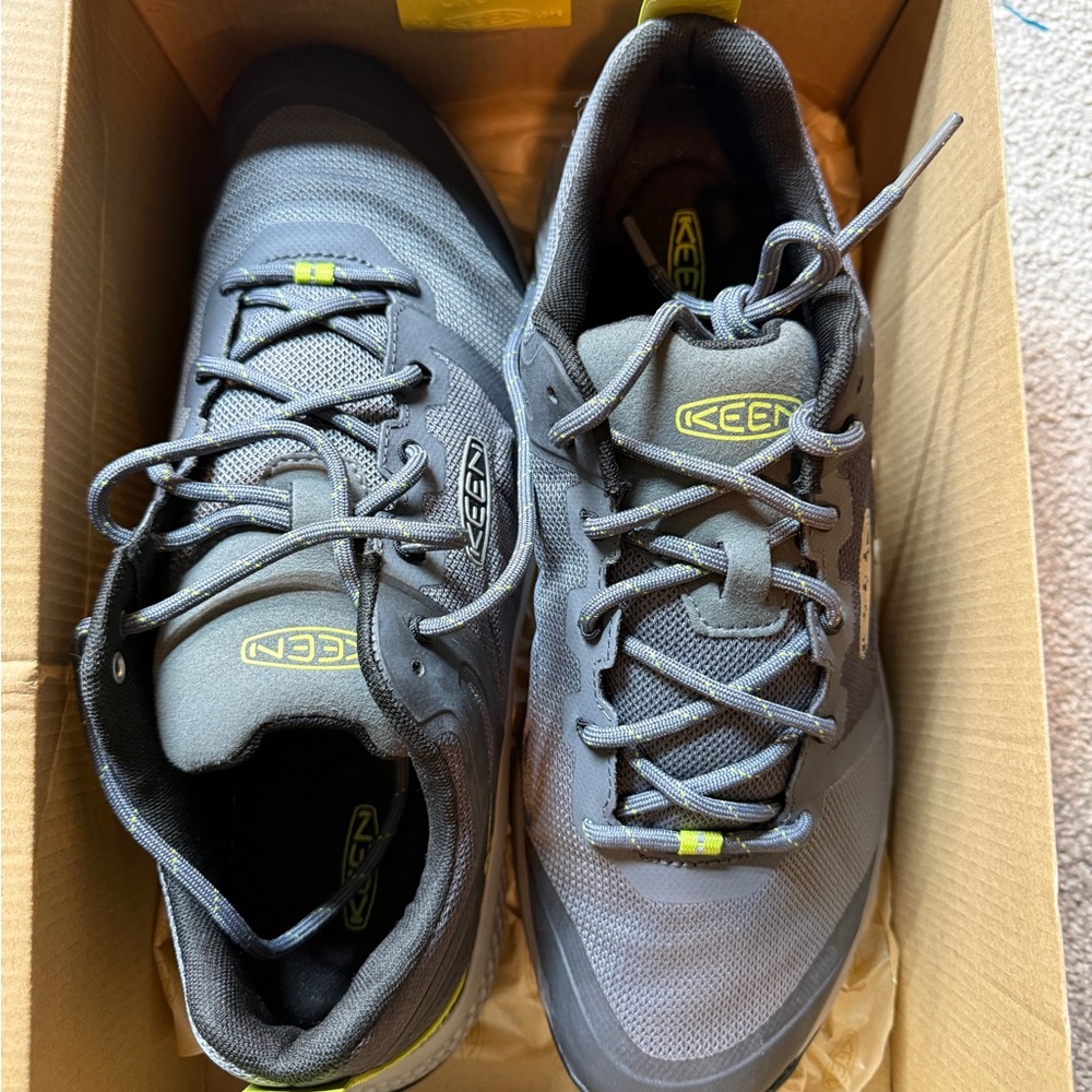 KEEN Men's Magnet/Chartreuse Athletic Shoes New!